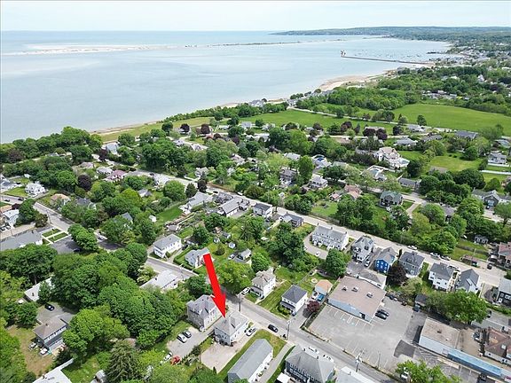 3rd image of 16 Castle St