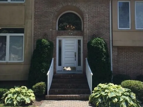 166 La Quinta Ct, Holmdel, NJ 07733