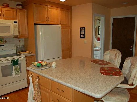 4th image of 5069 Sunny Creek Ct SE