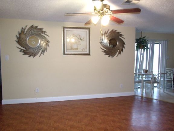 FAMILY ROOM/DEN