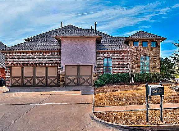 3 Car Garage