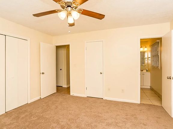 5th image of 3257 Village Glen Trl SW