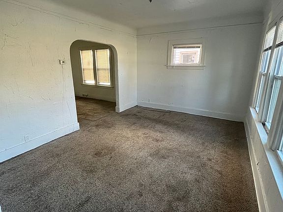 2nd image of 14140 Seymour St #2DE211937