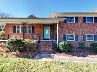 616 Lakeview Dr, Thomasville, NC 27360