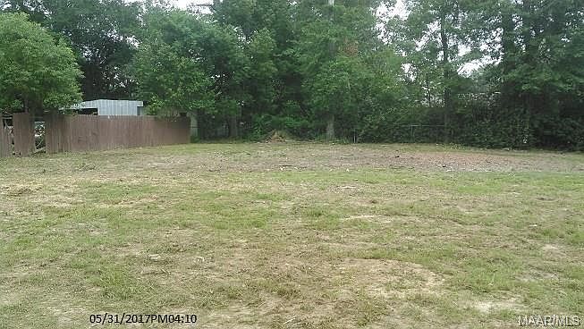 2nd image of 2011 Woodland Dr