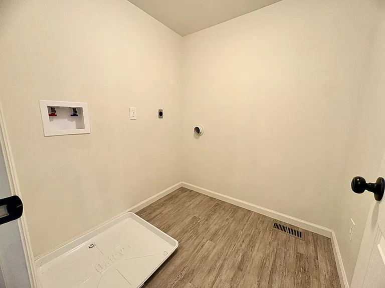 518 E Cumberland St — Photo 25