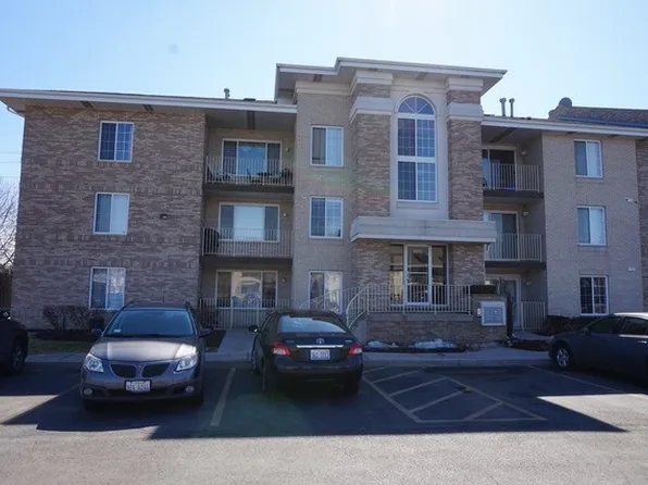 4222 W 76th St #304, Chicago, IL 60652