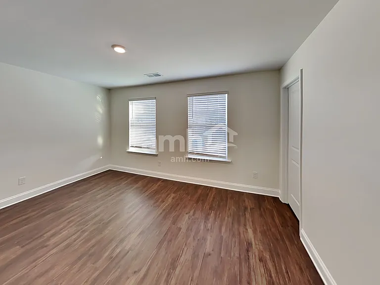 559 Rivermist Dr — Photo 14