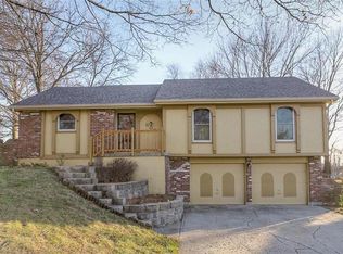 605 Loran Ln, Raymore, MO 64083