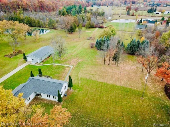 6781 Bowers Rd, Imlay City, MI 48444