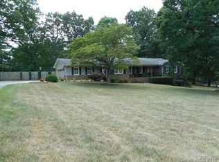 1704 Country Club Rd, Lincolnton, NC 28092