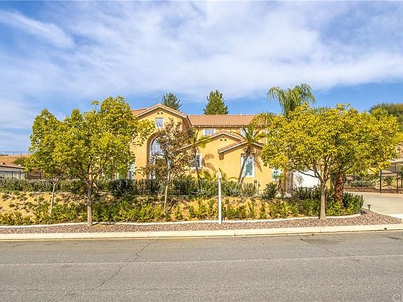 4th image of 820 Creekside Dr