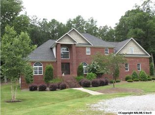 2370 Clinton Way, Hokes Bluff, AL 35903