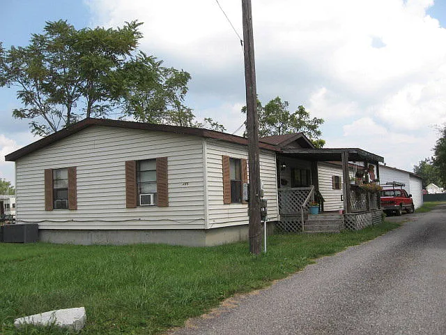 346 Avondale Ave photo 1