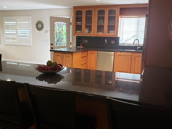 3rd image of 1904 Stewart St #C