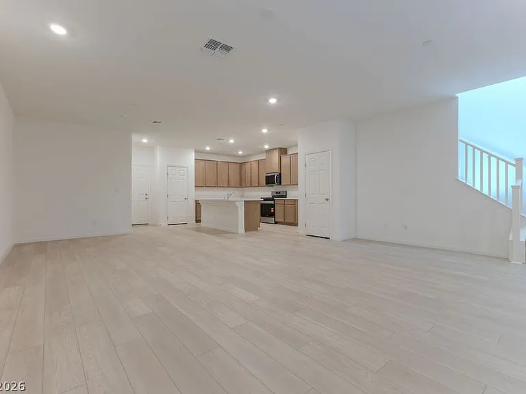104 Hornbeck Ln — Photo 2