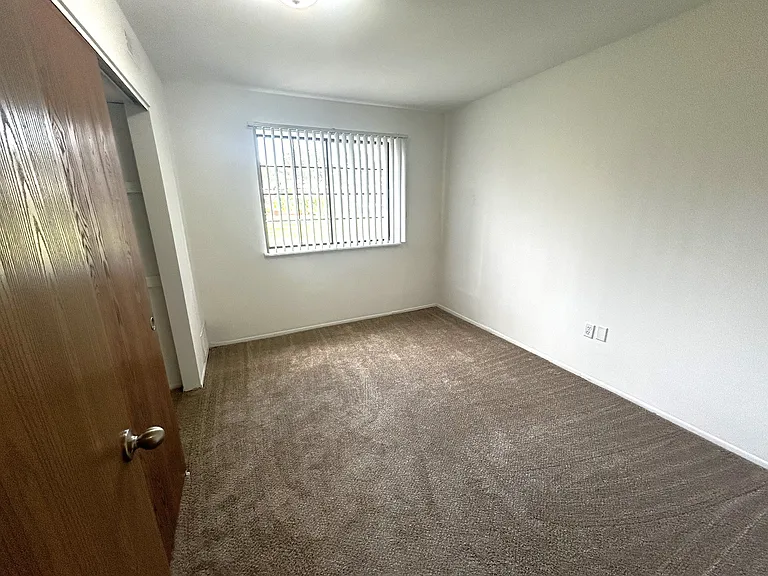 Charter Oaks Apartments — Photo 108