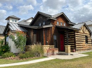1686 Gruene Vineyard Xing, New Braunfels, TX 78130