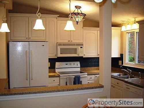 3rd image of 6190 Maryhurst Dr