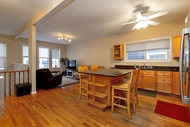 Ashland 2422 - kitchen and dining_03282017