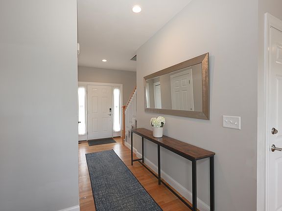 4th image of 142 Brookview Drive