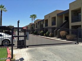 1241 N 48th St, Phoenix, AZ