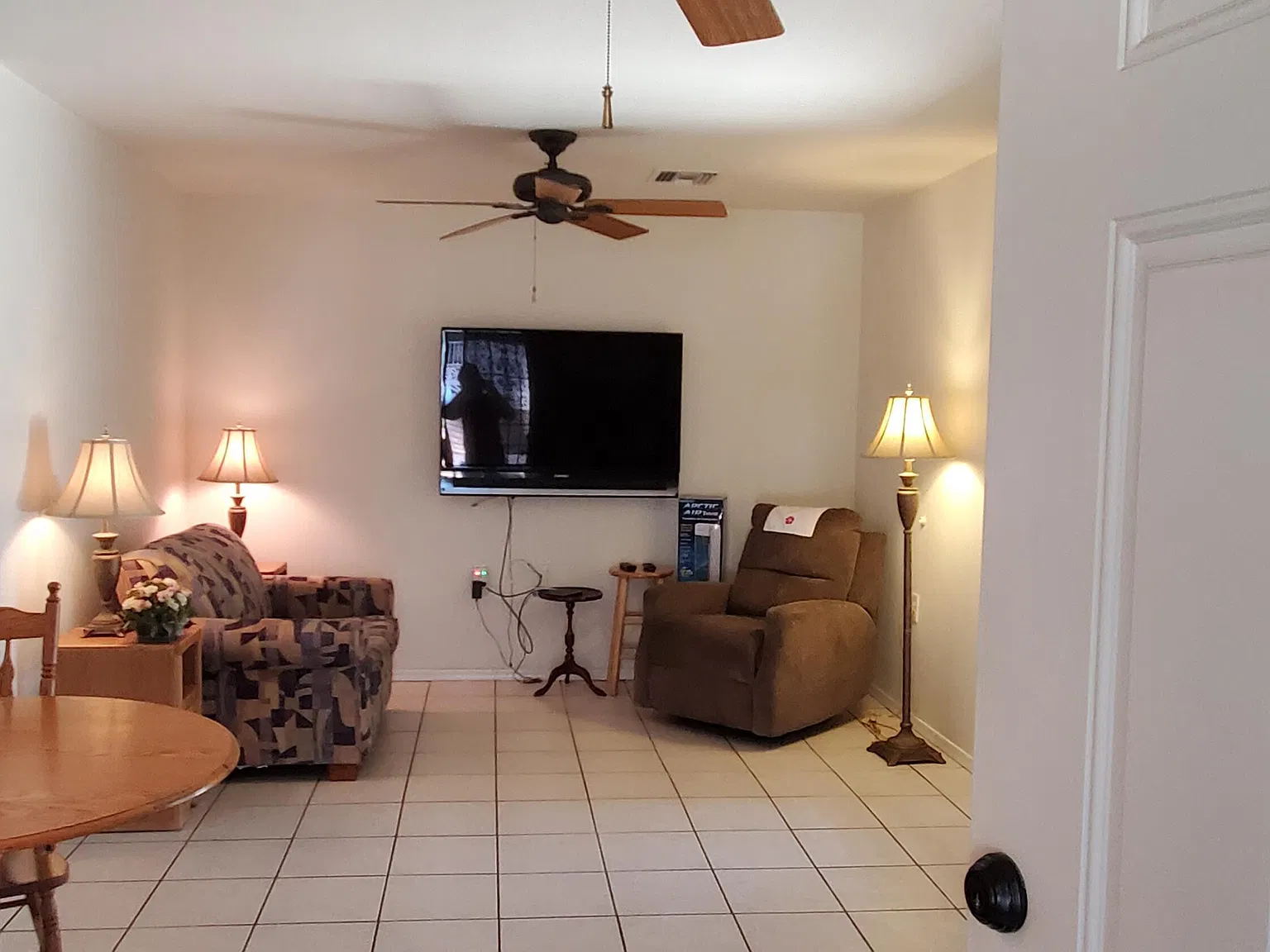 1 bed, 1.0 bath, 1659 sqft, $1,200 — Photo 2