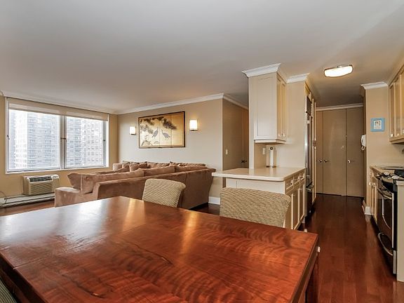 4th image of 1619 3rd Ave APT 23H