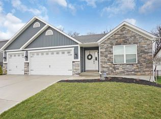 409 Knothole Ln, Wentzville, MO 63385