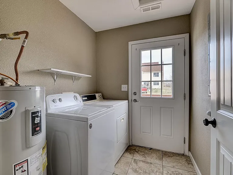 2121 Virginia Ave — Photo 25