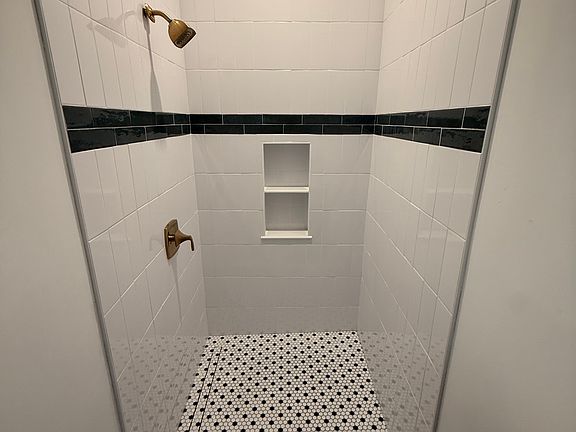 4th image of 34 Chalmers St #1