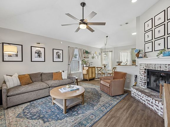 4th image of 1030 Palomino Dr