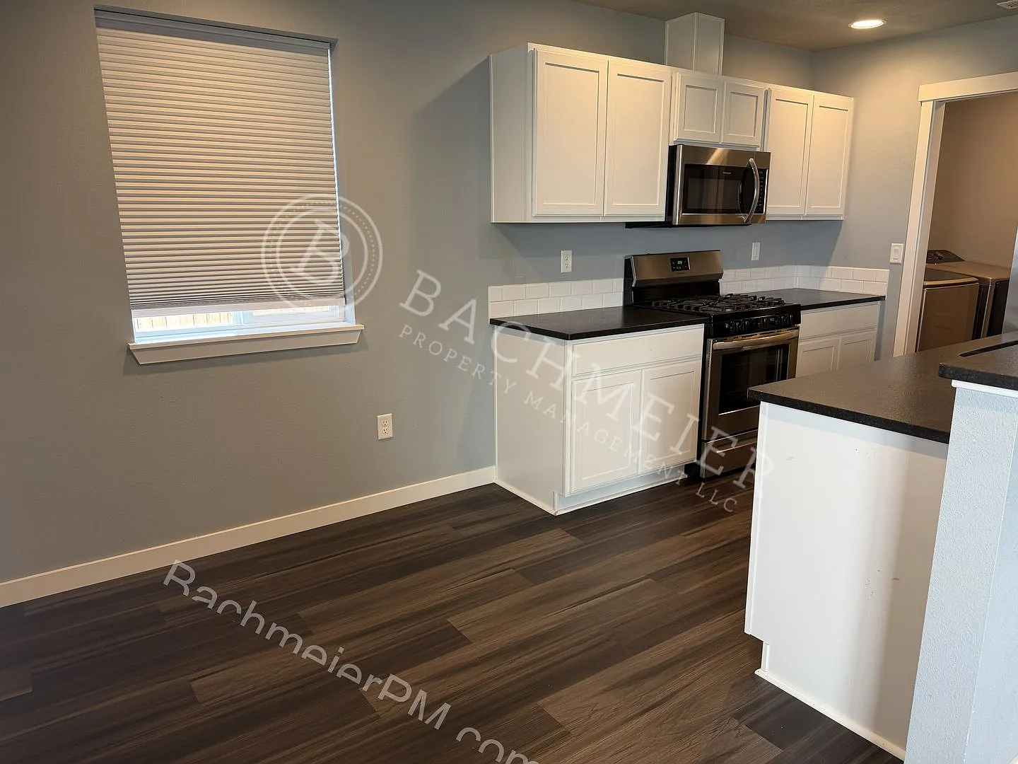 Beautiful Newer 3-Bedroom, 2-Bathroom Single-Family — Photo 4
