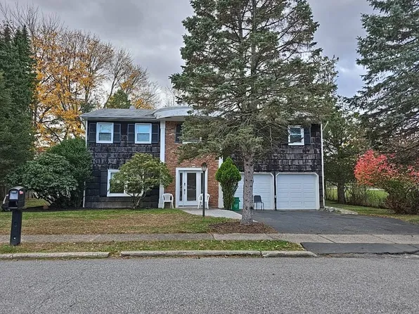 26 Bedford Ct, Spring Valley, NY 10977
