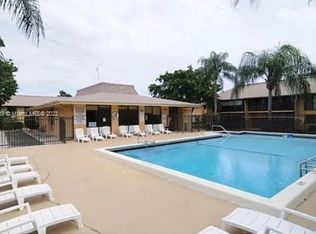 5915 Washington St APT 112, Hollywood, FL 33023