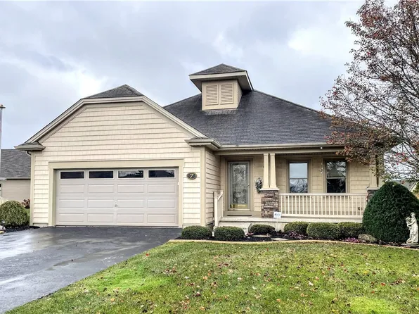 7 Water Front Ln, Elma, NY 14059