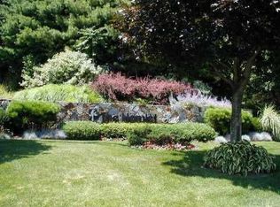 3 Club Dr N, Jericho, NY 11753