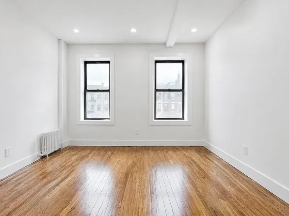 779 4th Ave #4A, Brooklyn, NY 11232