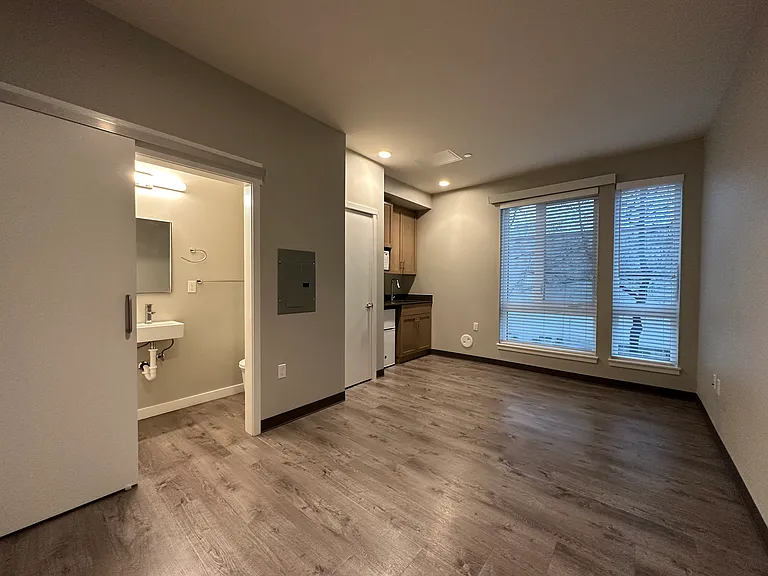 4029 Rainier Ave — Photo 37