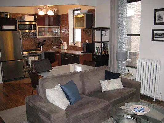 Rented by Magnone Real Estate | media 25