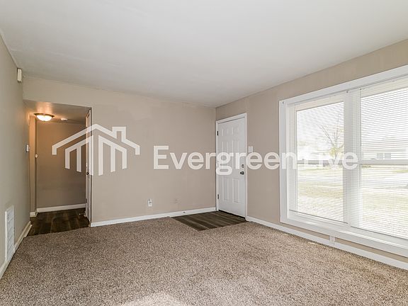 3rd image of 225 Brackleigh Ln