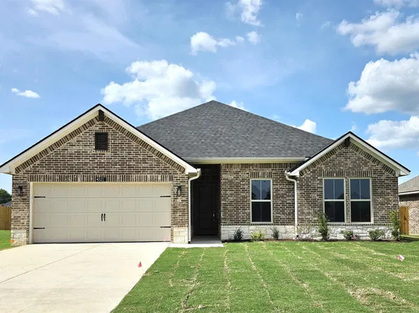1521 Grace Acres Ln, Longview, TX 75605