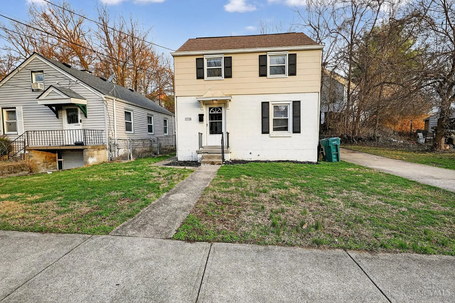 1735 Ashbrook Dr photo 1
