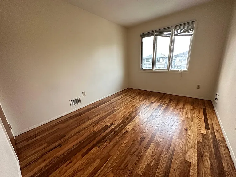 154 W 17th St #2 — Photo 7