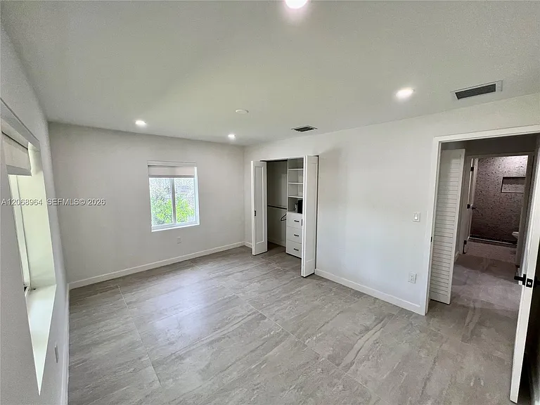 850 NE 127th St — Photo 14