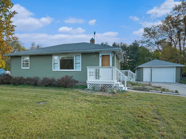 56872 Butternut Rd, South Bend, IN 46619
