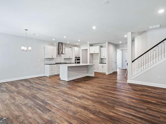 4th image of 425 Greyfield Dr