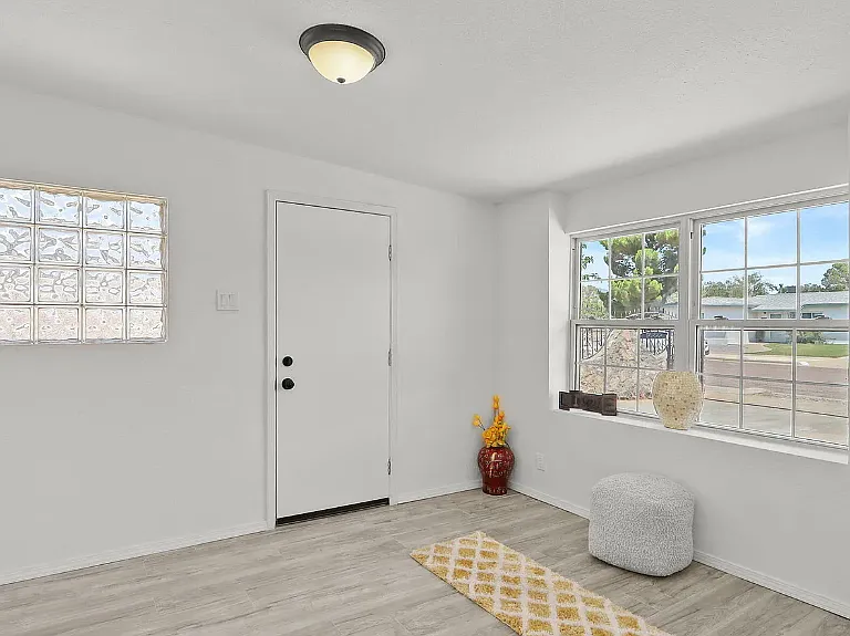 4924 Pikes Peak Dr — Photo 8