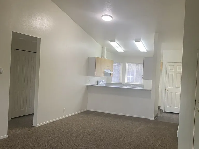1428 N Raymond St — Photo 5