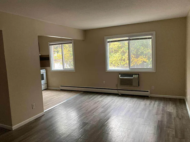 1338 7th St E #10 — Photo 6